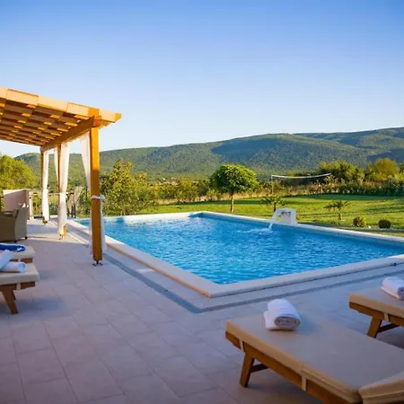 Villa Pleter By Guide Otavice