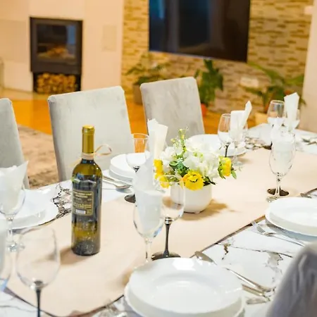 Vila Pleter By Guide *