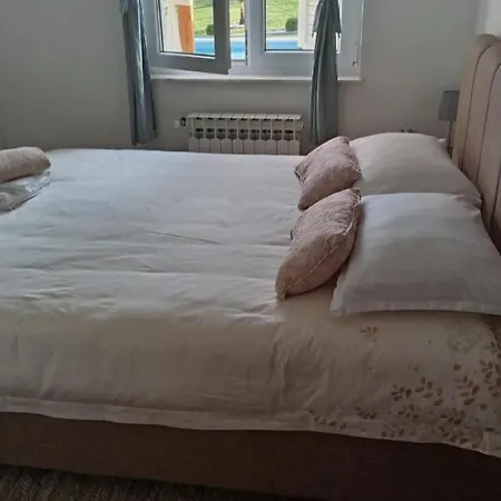 Pleter By Guide Villa *