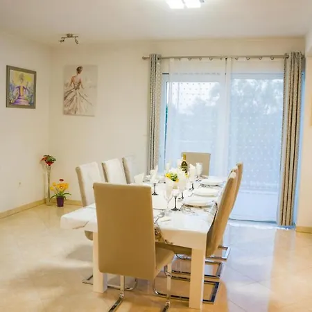 Villa Pleter By Guide *