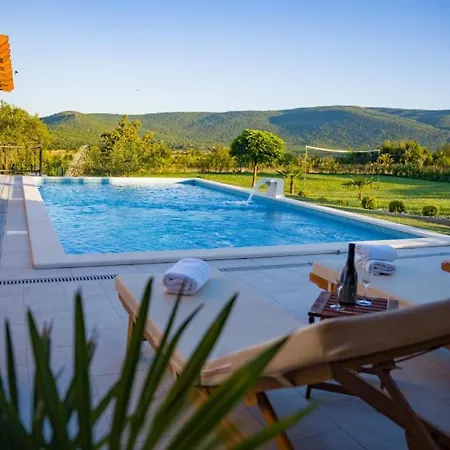 Vila Pleter By Guide Otavice