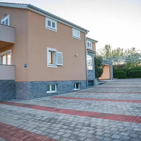 Vila Pleter By Guide Otavice