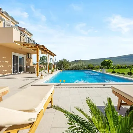 Vila Pleter By Guide Otavice