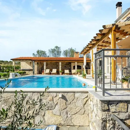 Pleter By Guide Villa *