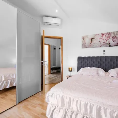 Pleter By Guide Vila *