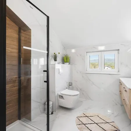 Pleter By Guide Vila *