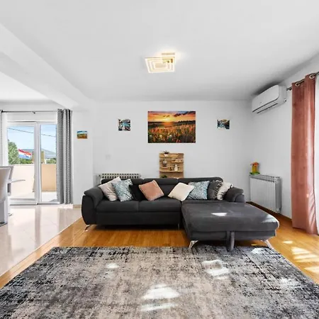 Pleter By Guide Otavice