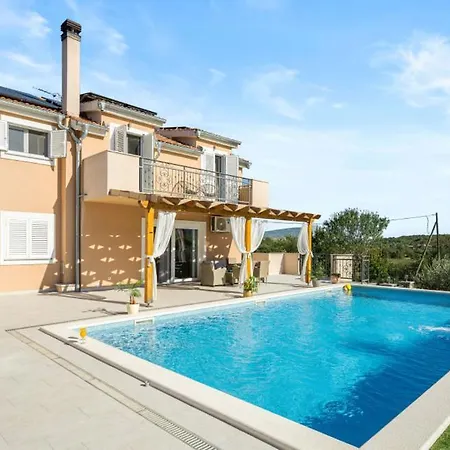 Vila Pleter By Guide *