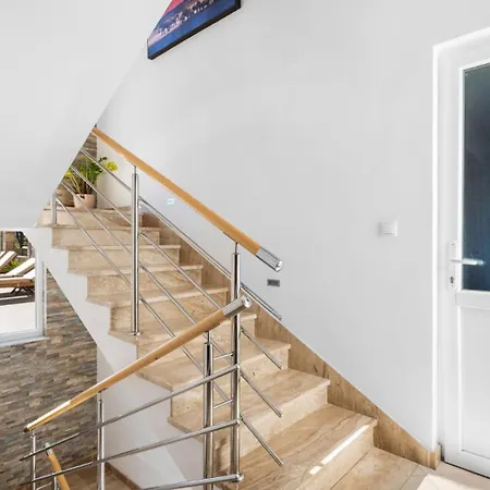 Pleter By Guide Ruzic