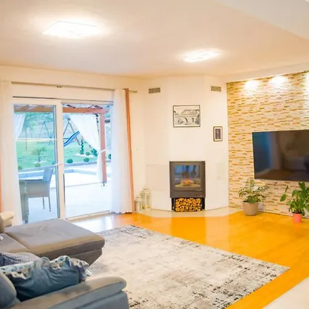 Villa Pleter By Guide Otavice