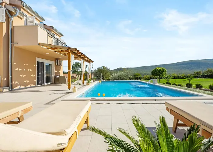 Villa Pleter By Guide Otavice