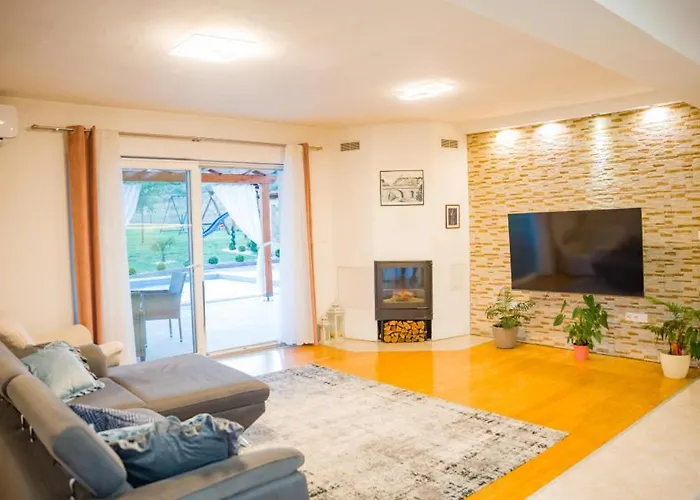 Villa Pleter By Guide Otavice